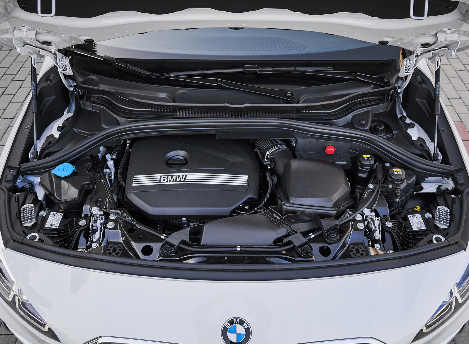 2022 BMW 2 Series 220i Active Tourer Engine Wallpapers #60 of 87