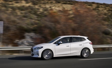 2022 BMW 2 Series 220i Active Tourer Side Wallpapers 450x275 (24)