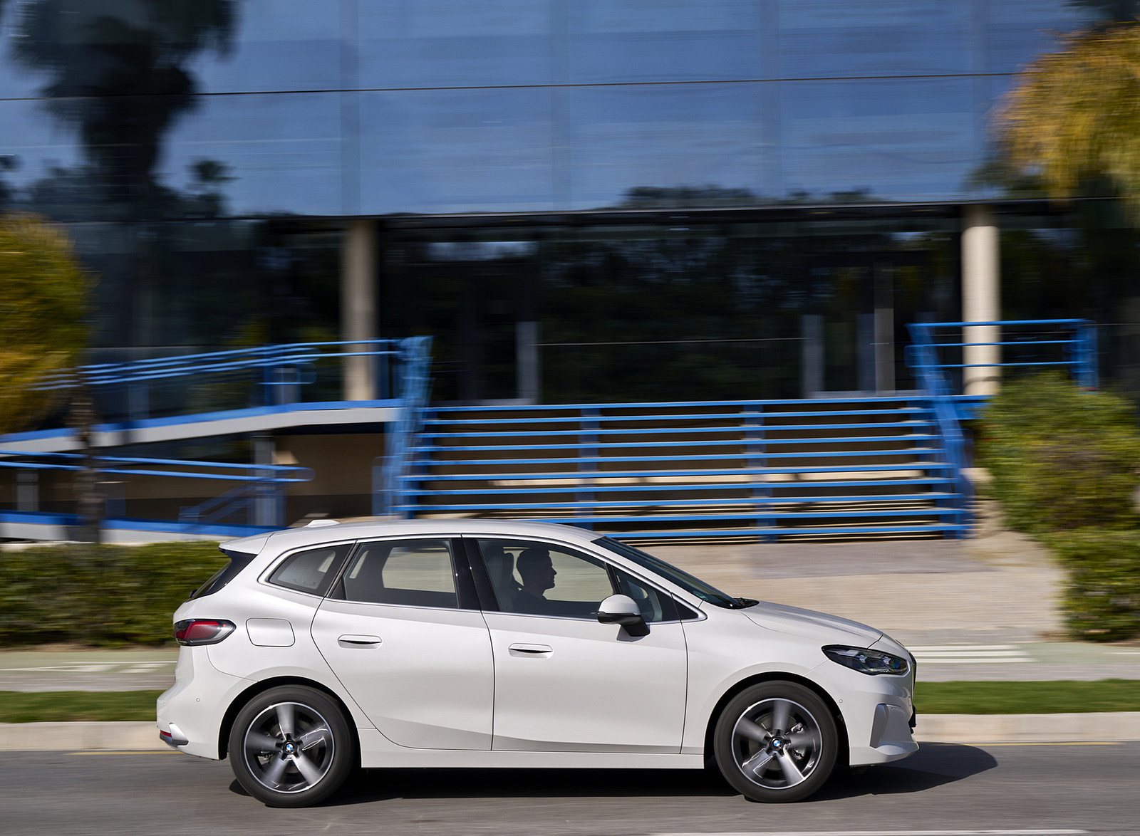 2022 BMW 2 Series 220i Active Tourer Side Wallpapers  #33 of 87