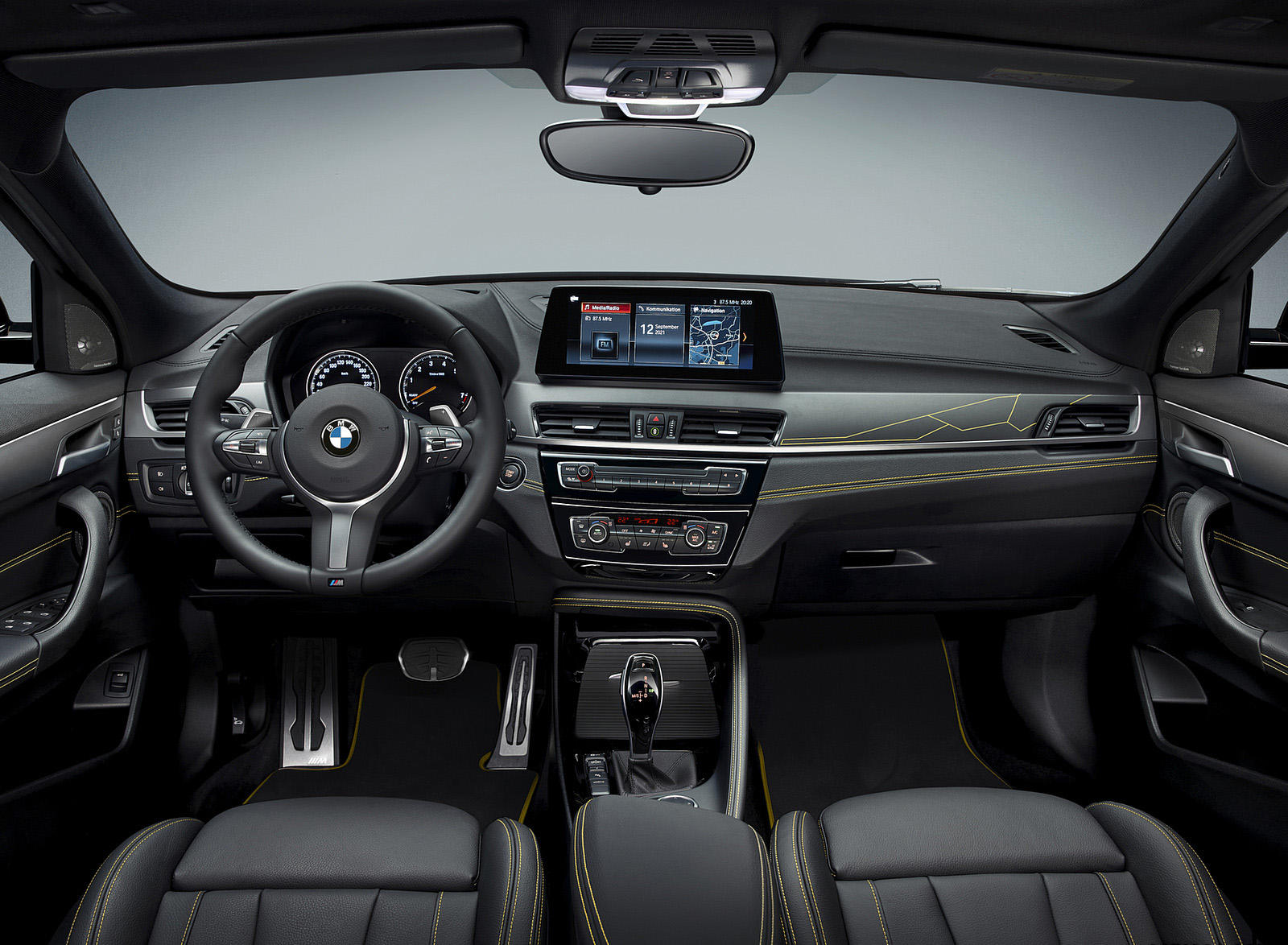 2022 BMW X2 GoldPlay Edition Interior Cockpit Wallpapers #61 of 65