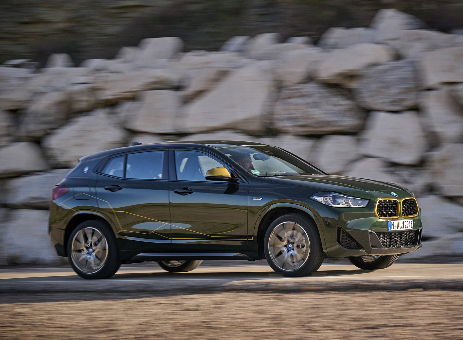 2022 BMW X2 GoldPlay Edition xDrive25e Front Three-Quarter Wallpapers #11 of 65