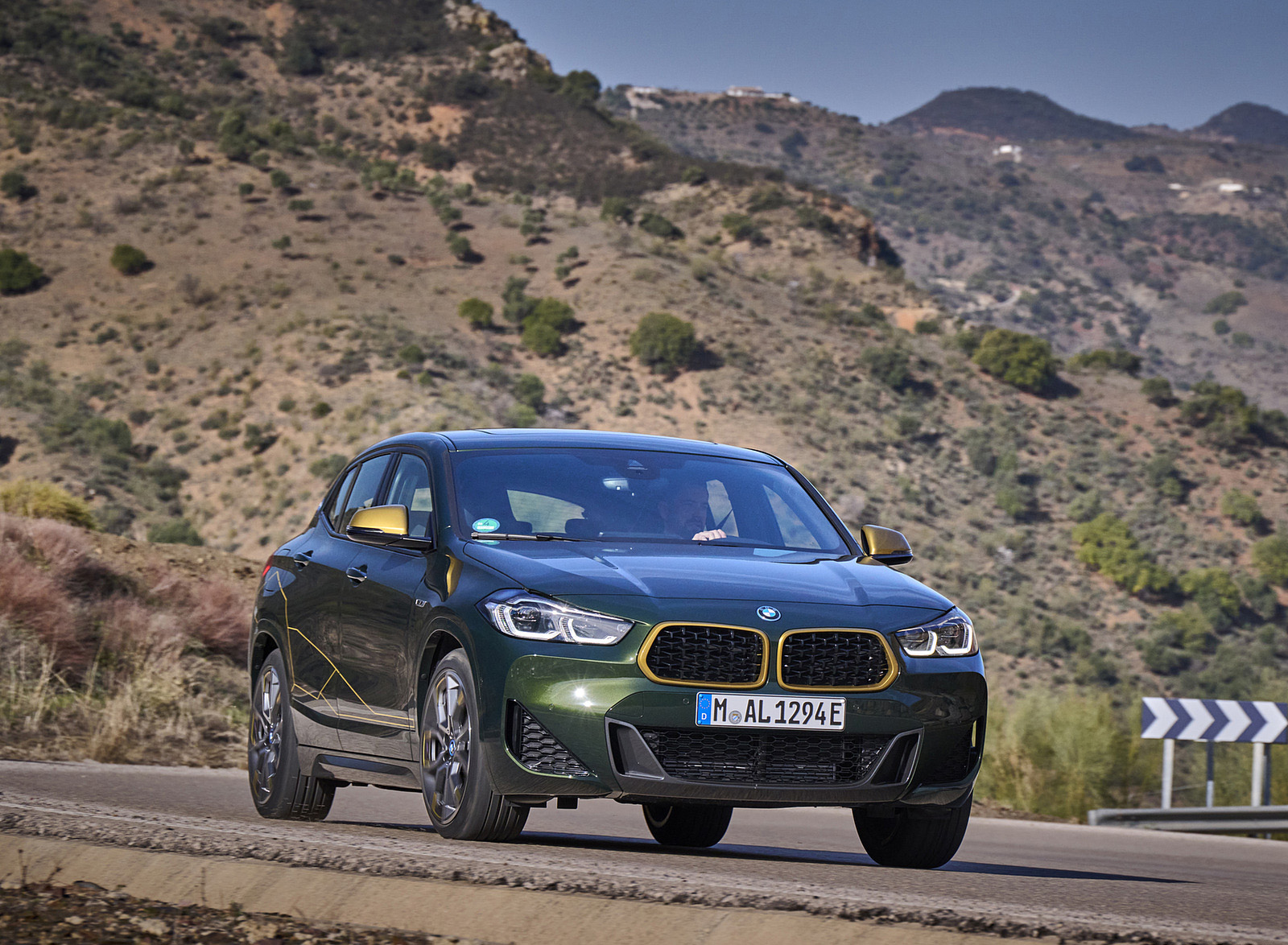 2022 BMW X2 GoldPlay Edition xDrive25e Front Three-Quarter Wallpapers (6)