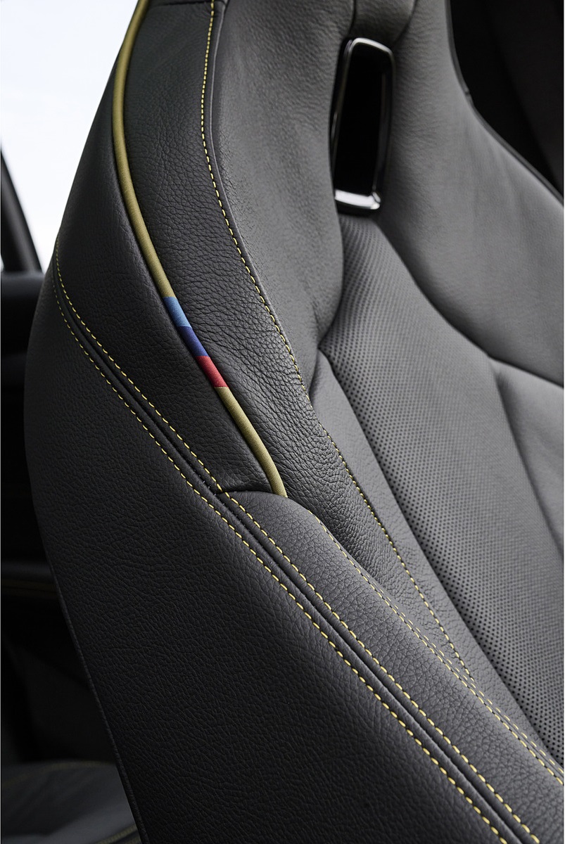 2022 BMW X2 GoldPlay Edition xDrive25e Interior Front Seats Wallpapers #48 of 65
