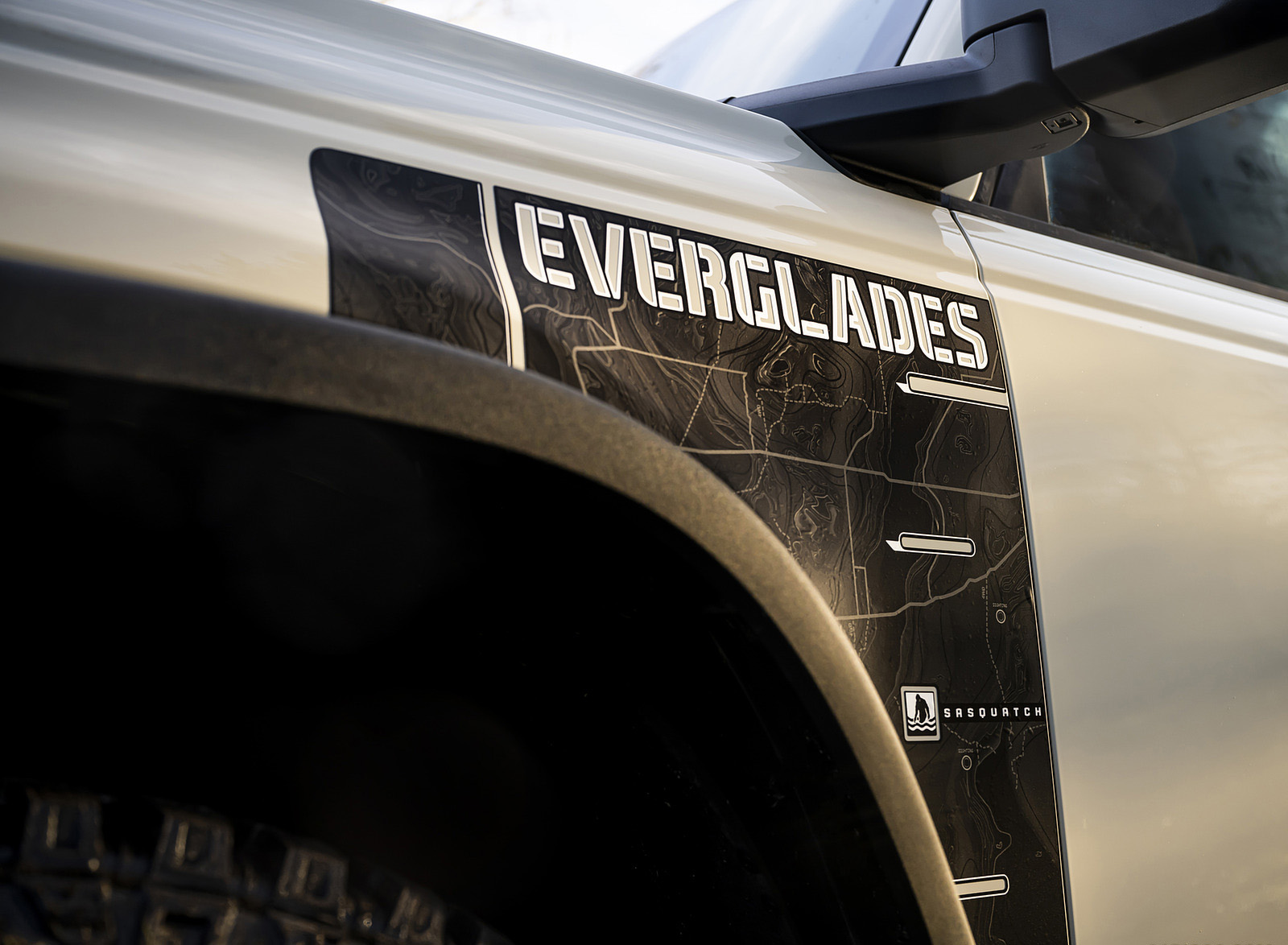 2022 Ford Bronco Everglades (Color: Desert Sand) Detail Wallpapers #21 of 46