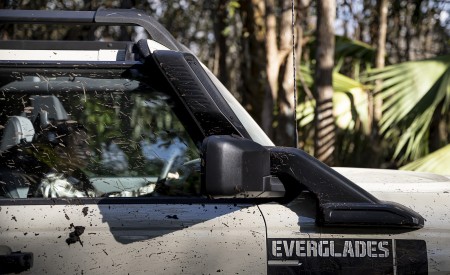 2022 Ford Bronco Everglades (Color: Desert Sand) Detail Wallpapers 450x275 (20)