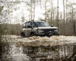 2022 Ford Bronco Everglades (Color: Desert Sand) Water fording Wallpapers 150x120 (2)