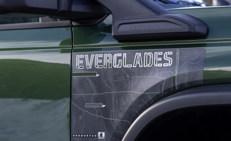 2022 Ford Bronco Everglades (Color: Eruption Green) Detail Wallpapers 450x275 (46)