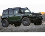 2022 Ford Bronco Everglades (Color: Eruption Green) Front Three-Quarter Wallpapers 150x120 (37)