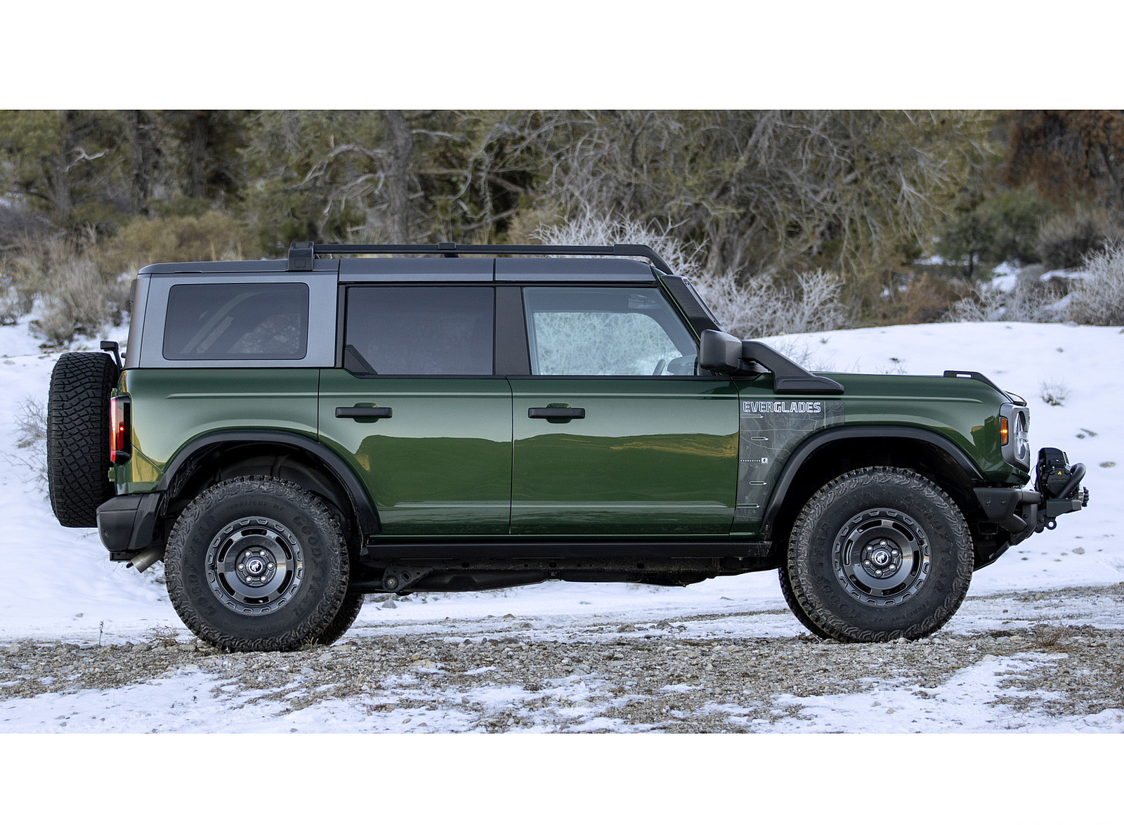 2022 Ford Bronco Everglades (Color: Eruption Green) Side Wallpapers #40 of 46