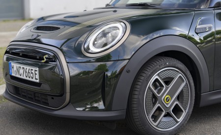 2022 Mini Cooper SE Resolute Edition Detail Wallpapers 450x275 (77)