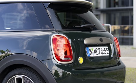 2022 Mini Cooper SE Resolute Edition Detail Wallpapers 450x275 (89)