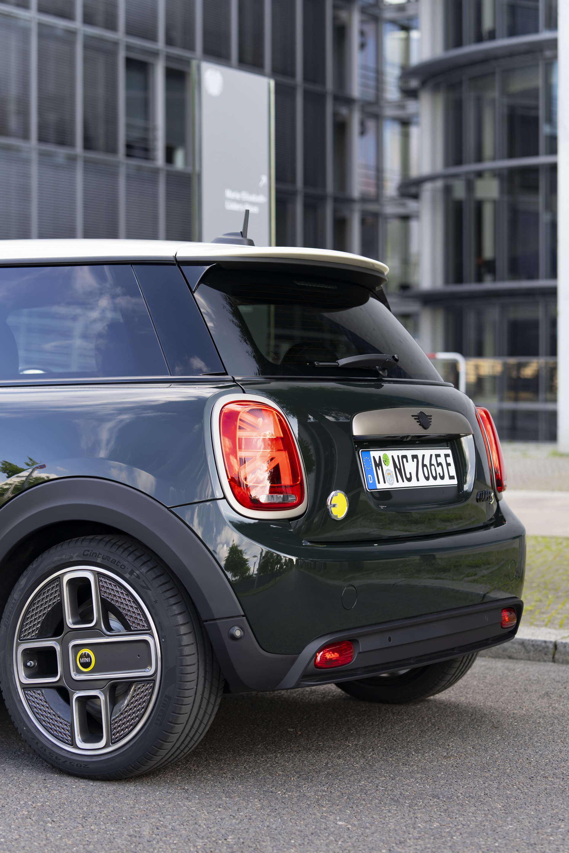 2022 Mini Cooper SE Resolute Edition Detail Wallpapers #89 of 104