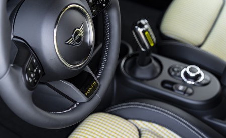 2022 Mini Cooper SE Resolute Edition Interior Steering Wheel Wallpapers 450x275 (103)