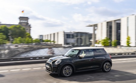 2022 Mini Cooper SE Resolute Edition Side Wallpapers 450x275 (72)