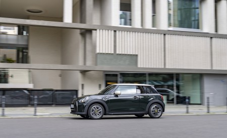 2022 Mini Cooper SE Resolute Edition Side Wallpapers 450x275 (63)