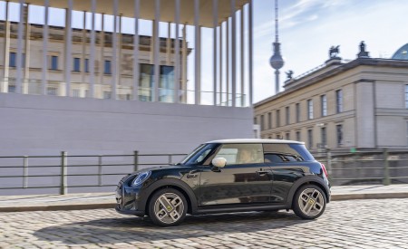 2022 Mini Cooper SE Resolute Edition Side Wallpapers 450x275 (44)