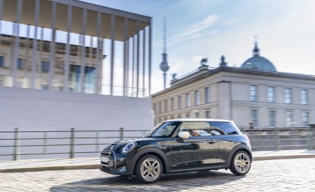 2022 Mini Cooper SE Resolute Edition Side Wallpapers 450x275 (45)