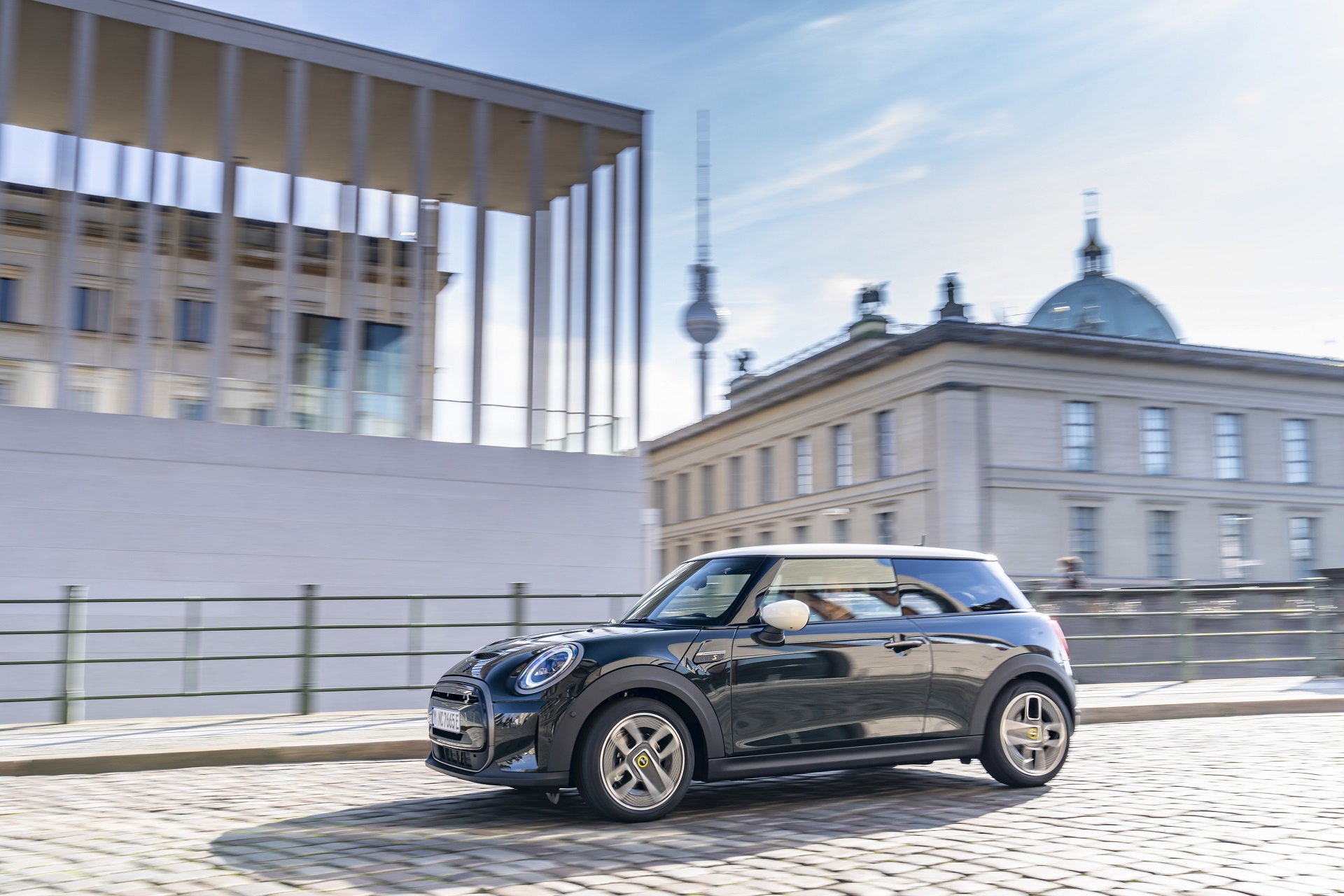 2022 Mini Cooper SE Resolute Edition Side Wallpapers #45 of 104