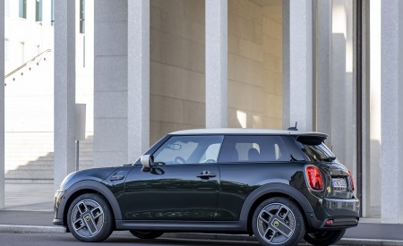 2022 Mini Cooper SE Resolute Edition Side Wallpapers  450x275 (29)