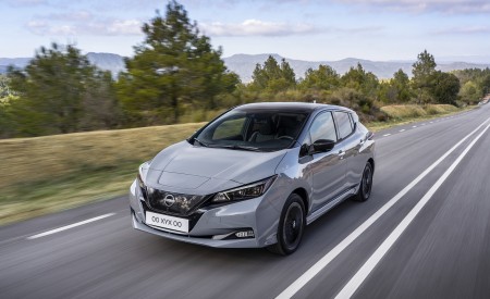 2022 Nissan Leaf (Euro-Spec) Front Three-Quarter Wallpapers 450x275 (3)
