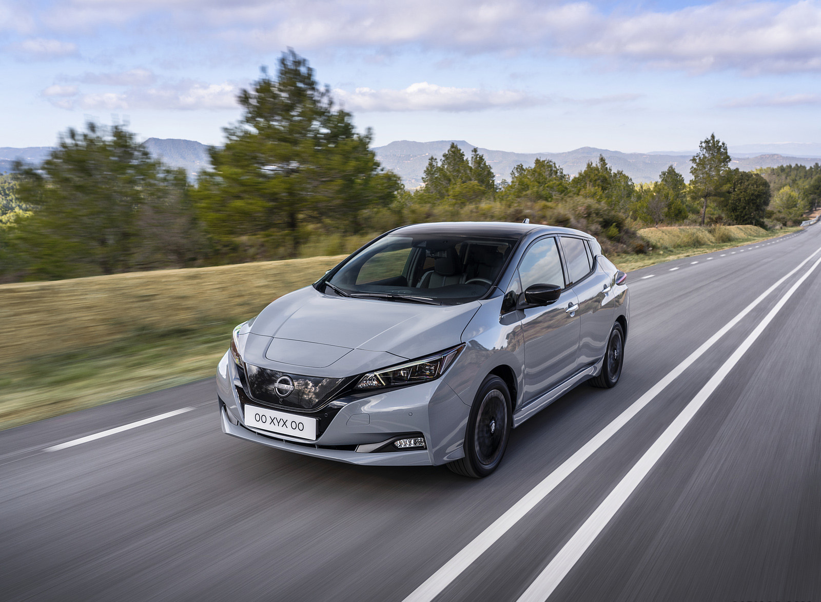 2022 Nissan Leaf (Euro-Spec) Front Three-Quarter Wallpapers (3)