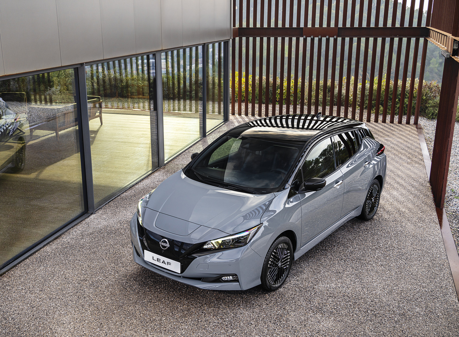 2022 Nissan Leaf (Euro-Spec) Front Three-Quarter Wallpapers #25 of 46