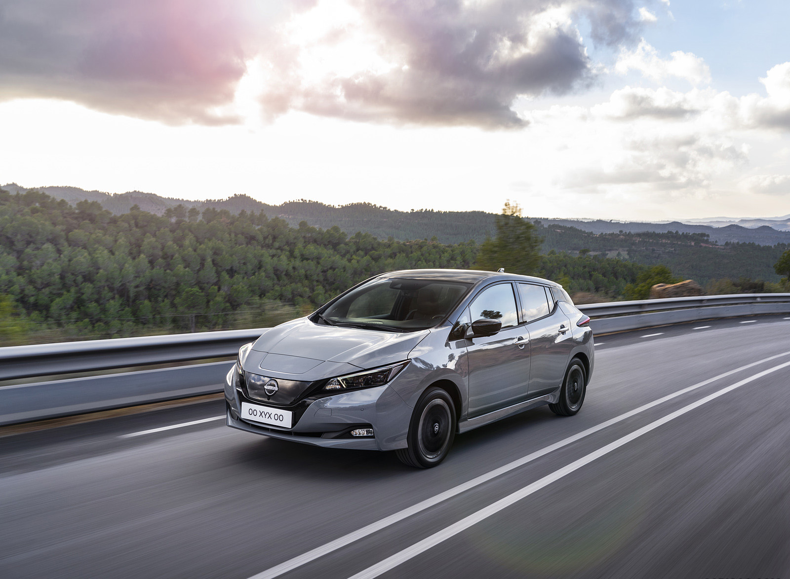 2022 Nissan Leaf (Euro-Spec) Front Three-Quarter Wallpapers (5)