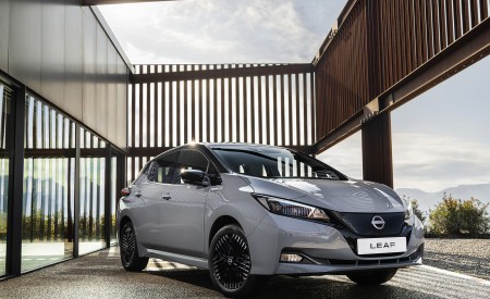 2022 Nissan Leaf (Euro-Spec) Front Three-Quarter Wallpapers 450x275 (26)