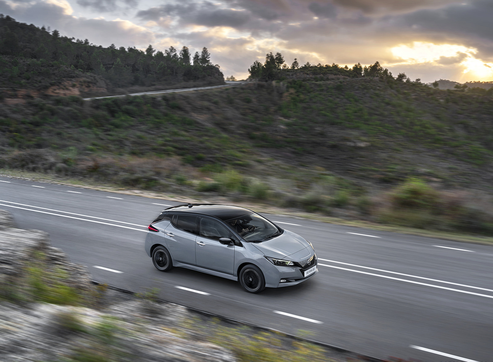 2022 Nissan Leaf (Euro-Spec) Front Three-Quarter Wallpapers #20 of 46