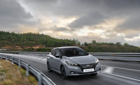 2022 Nissan Leaf (Euro-Spec) Front Three-Quarter Wallpapers 450x275 (13)