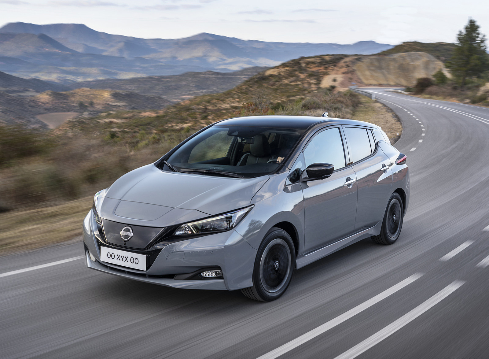2022 Nissan Leaf (Euro-Spec) Front Three-Quarter Wallpapers (1)