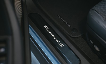 2022 Porsche Taycan 4S Sport Turismo (Color: Frozen Blue Metallic) Door Sill Wallpapers 450x275 (15)