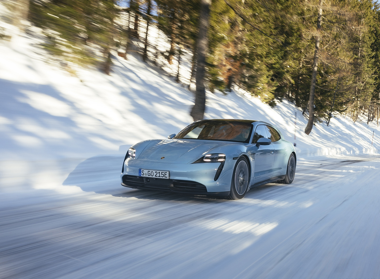 2022 Porsche Taycan 4S Sport Turismo (Color: Frozen Blue Metallic) Front Wallpapers #3 of 18