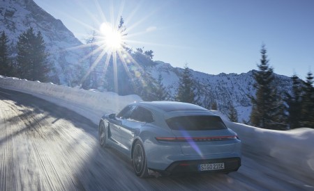 2022 Porsche Taycan 4S Sport Turismo (Color: Frozen Blue Metallic) Rear Three-Quarter Wallpapers 450x275 (6)