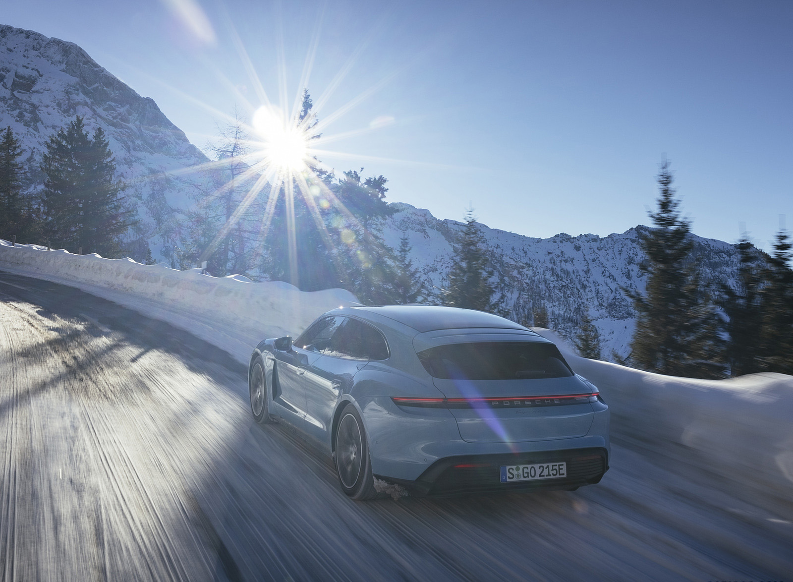 2022 Porsche Taycan 4S Sport Turismo (Color: Frozen Blue Metallic) Rear Three-Quarter Wallpapers #6 of 18