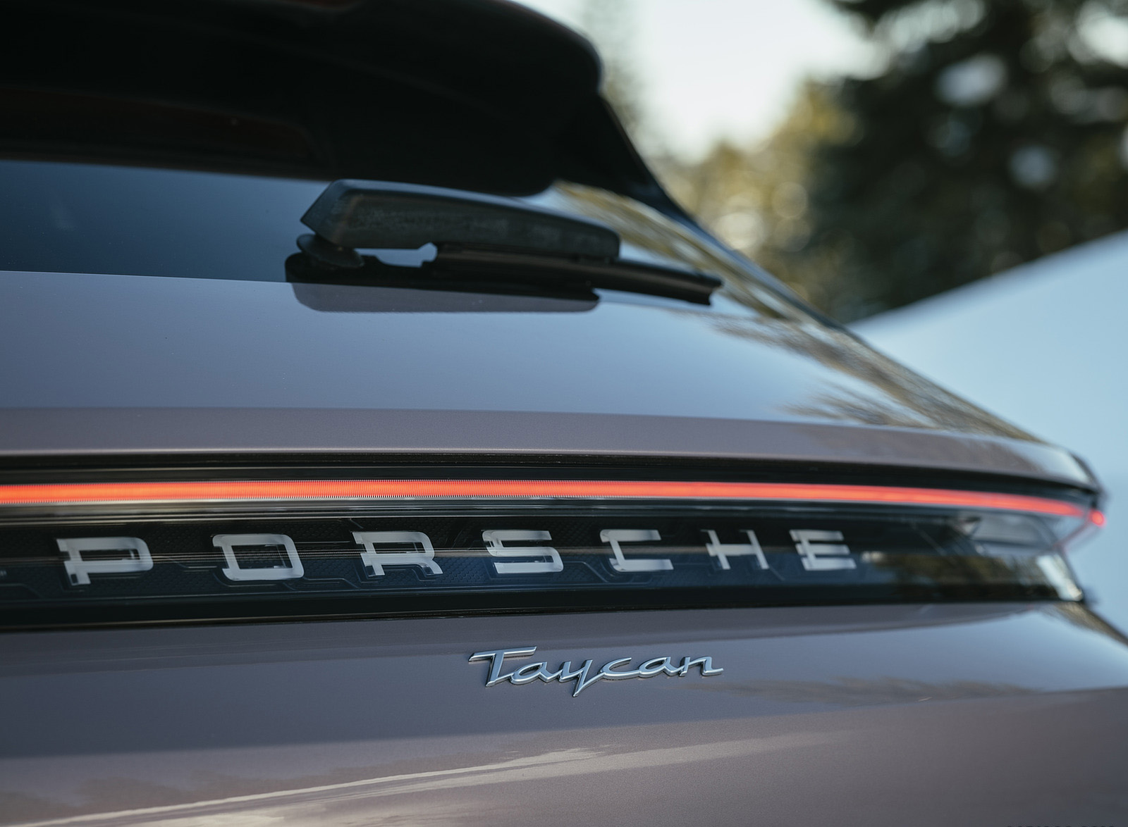 2022 Porsche Taycan Sport Turismo (Color: Frozen Berry Metallic) Badge Wallpapers #23 of 32