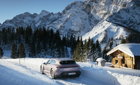 2022 Porsche Taycan Sport Turismo (Color: Frozen Berry Metallic) Rear Three-Quarter Wallpapers 450x275 (18)