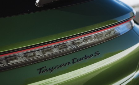 2022 Porsche Taycan Turbo S Sport Turismo (Color: Mamba Green Metallic) Badge Wallpapers 450x275 (22)