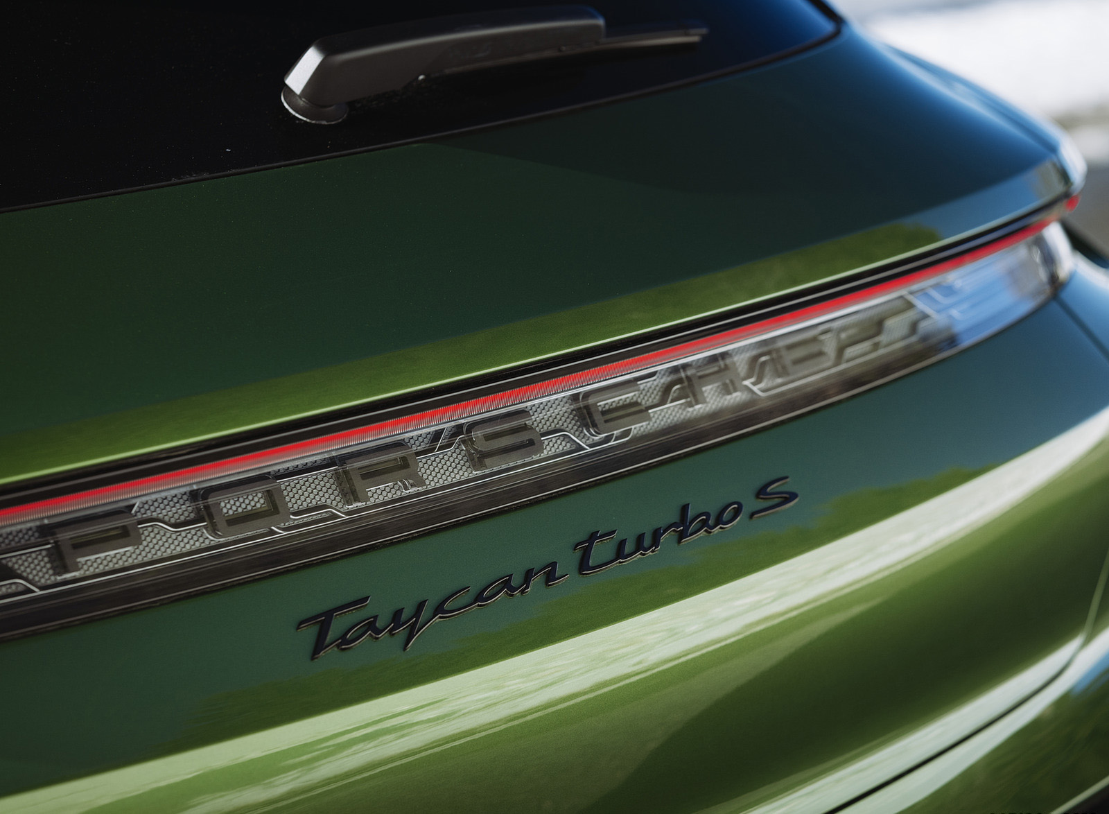 2022 Porsche Taycan Turbo S Sport Turismo (Color: Mamba Green Metallic) Badge Wallpapers #22 of 27
