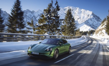 2022 Porsche Taycan Turbo S Sport Turismo (Color: Mamba Green Metallic) Front Three-Quarter Wallpapers 450x275 (10)