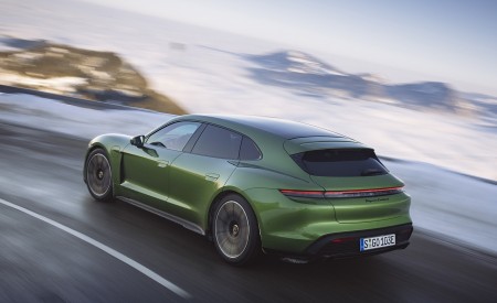 2022 Porsche Taycan Turbo S Sport Turismo (Color: Mamba Green Metallic) Rear Three-Quarter Wallpapers 450x275 (7)