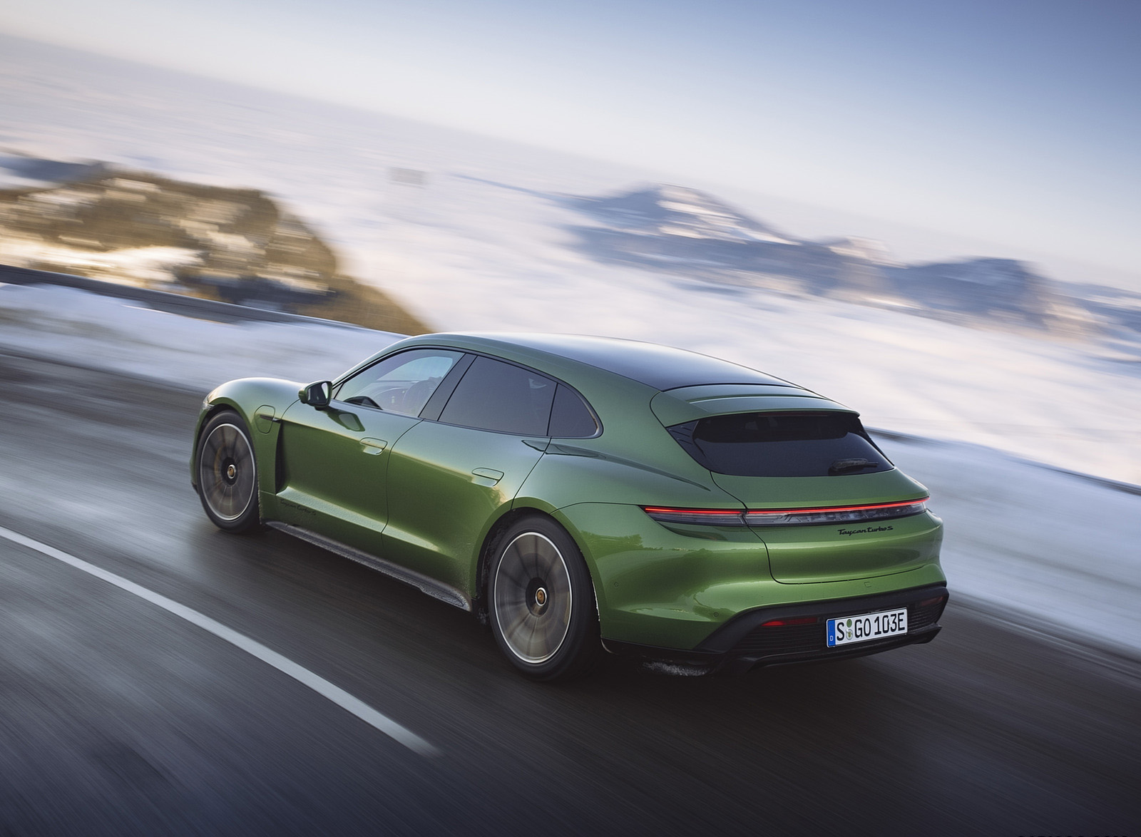 2022 Porsche Taycan Turbo S Sport Turismo (Color: Mamba Green Metallic) Rear Three-Quarter Wallpapers #7 of 27