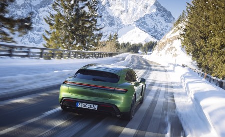 2022 Porsche Taycan Turbo S Sport Turismo (Color: Mamba Green Metallic) Rear Wallpapers 450x275 (12)