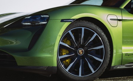 2022 Porsche Taycan Turbo S Sport Turismo (Color: Mamba Green Metallic) Wheel Wallpapers 450x275 (21)