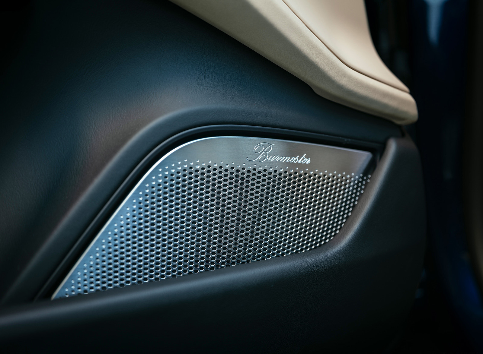 2022 Porsche Taycan Turbo Sport Turismo (Color: Gentian Blue Metallic) Interior Detail Wallpapers #18 of 19