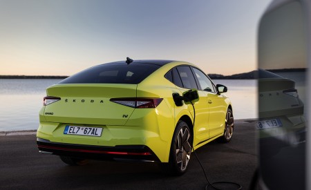2022 Škoda ENYAQ Coupe RS iV Charging Wallpapers 450x275 (63)