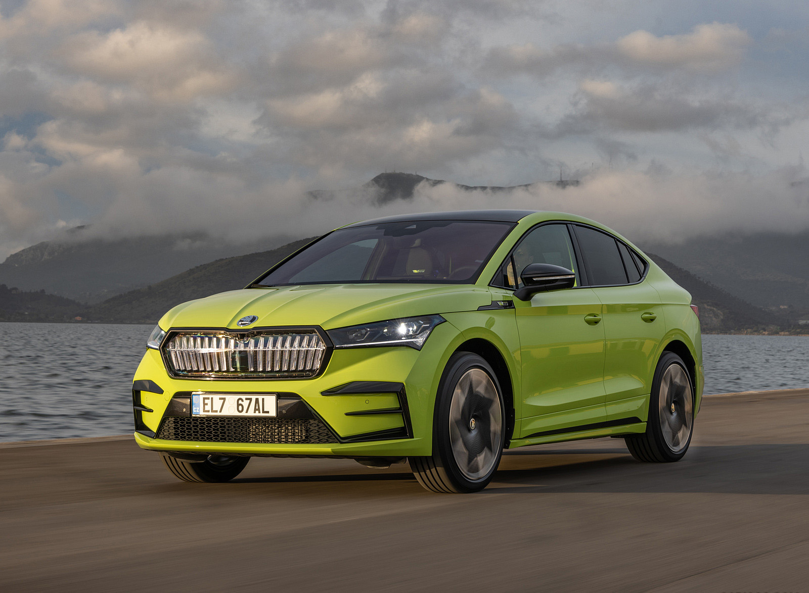 2022 Škoda ENYAQ Coupe RS iV Front Three-Quarter Wallpapers #42 of 118