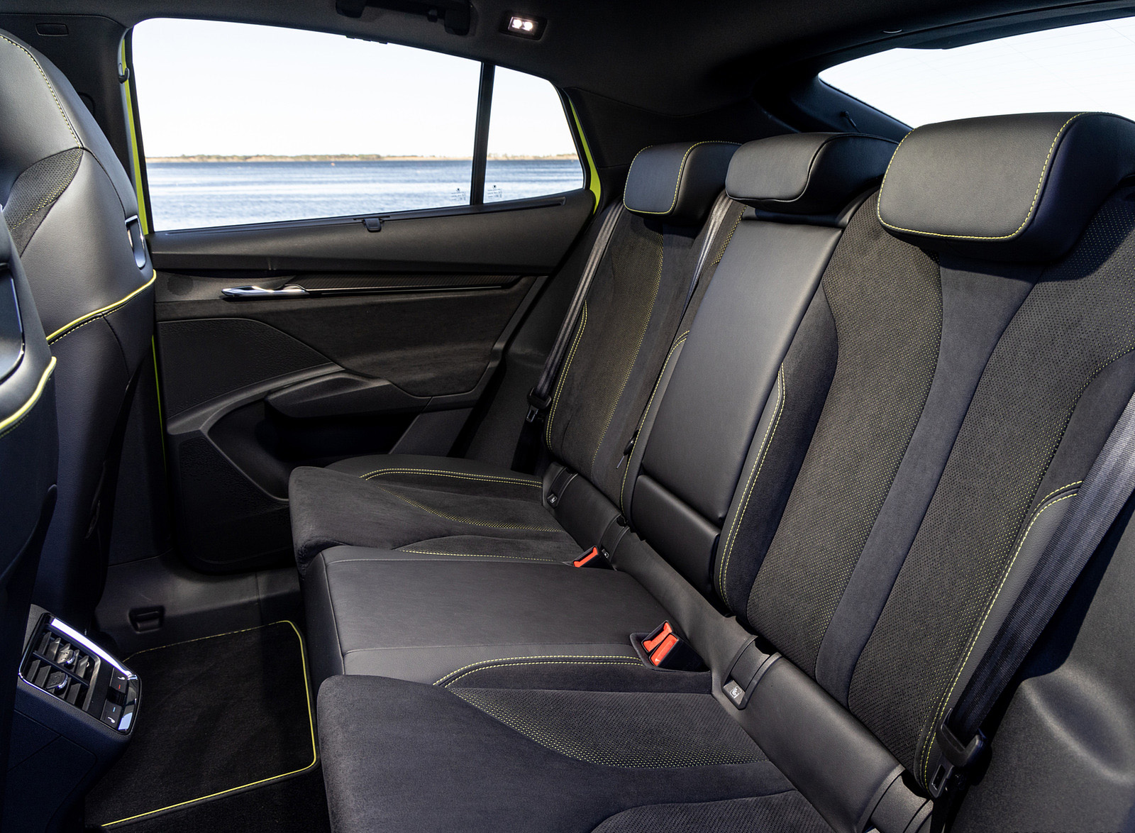 2022 Škoda ENYAQ Coupe RS iV Interior Rear Seats Wallpapers #115 of 118