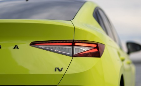 2022 Škoda ENYAQ Coupe RS iV Tail Light Wallpapers 450x275 (94)