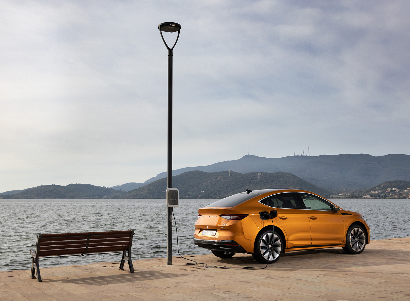 2022 Škoda ENYAQ Coupe iV (Color: Phoenix Orange) Charging Wallpapers #145 of 173